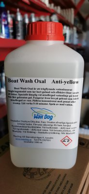 Båttvätt gulnad gelcoat oxalsyra vattenlinje rostmärken waxdog